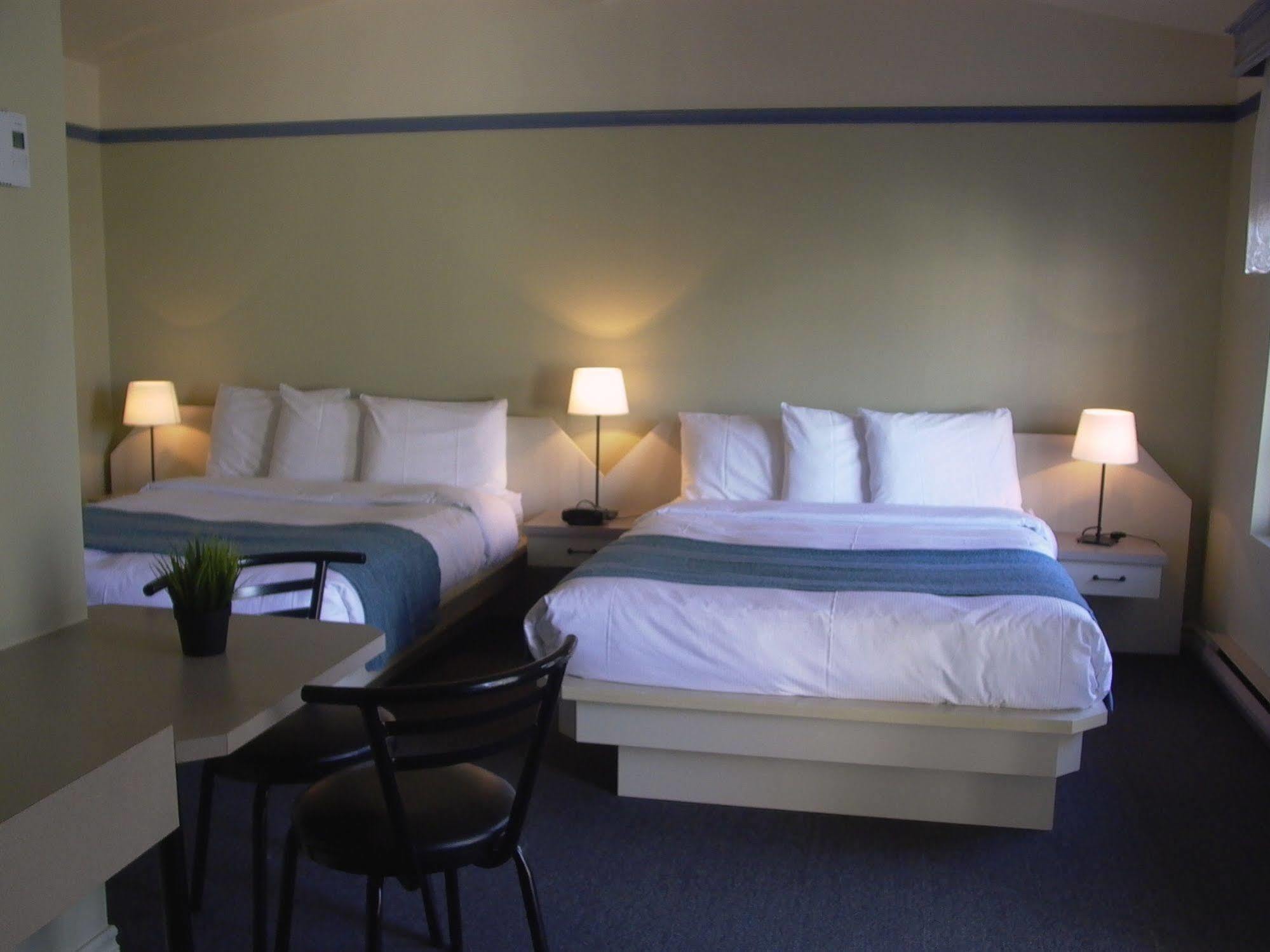 Motel La Cheminee Сен-Жером Экстерьер фото